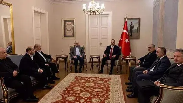 Hakan Fidan Hamas üyeleri ile görüstü