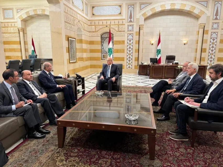 Wezîrê Derve yê Urdinê tevî 13 ton alîkarî serdana Lubnanê kir