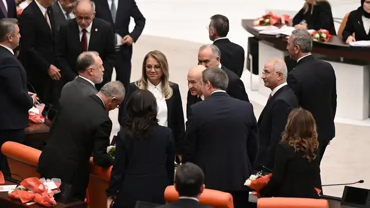 Ji DEM Partî û Qendîlê peyamên silava ‘Devlet Bahçelî’: Komplo ye yan pêvajoyeke nû?