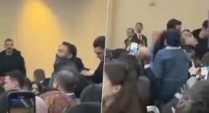 9 kesên Erdogan protesto kirin, dadgeh wan sand zîndanê