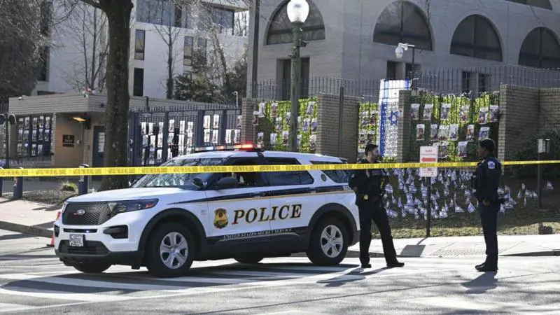 Leskerekî DYAyî ji bo protestoyê li ber Balyozxaneya Îsraîlê xwe sewitand 