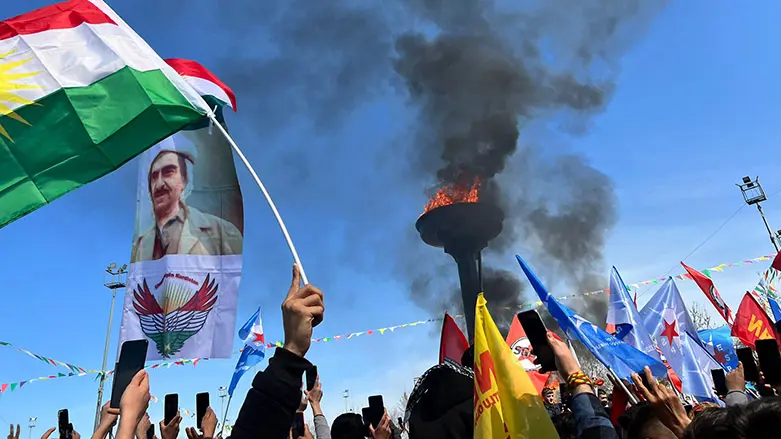 Ji bo pîrozbahiya Newroza Diyarbekirê gel qad tijî kir