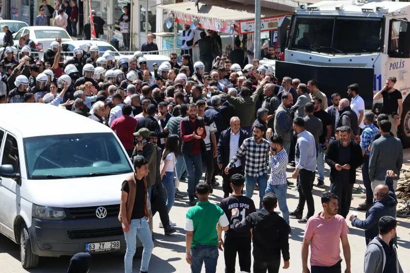 DEM Parti'nin kazandigi Hilvan'da seçim yenilenecek