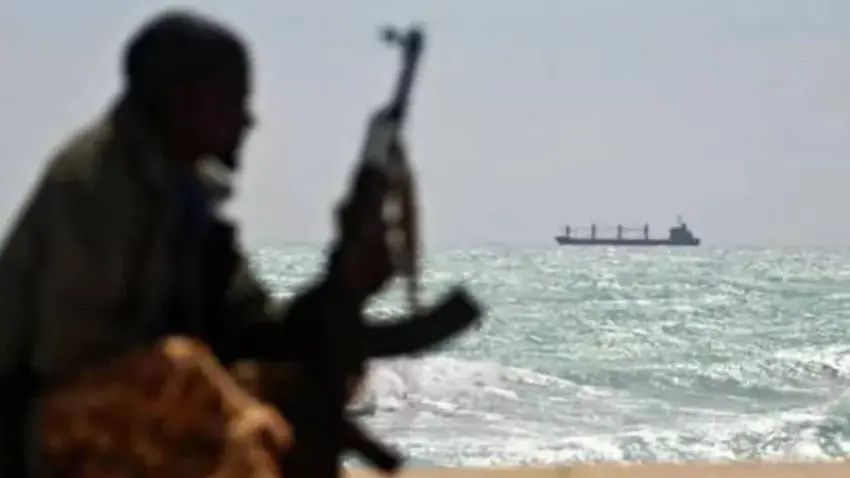 Husiler, Israil'e ait gemileri vurdu!