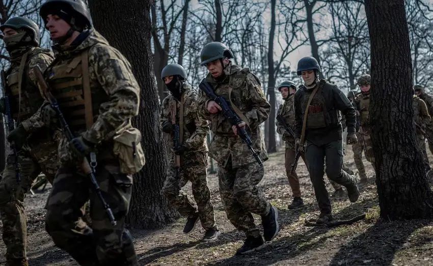 Ûkraynayê pistî hêrisên dijwar ên Rûs hêzên xwe yên deverên Xarkovê vekisand