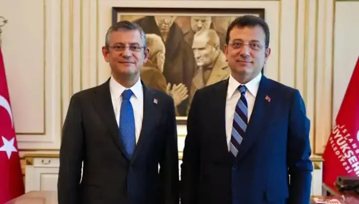 Imamoglu'nu ziyaret eden CHP lideri Özel'den 2028 mesaji
