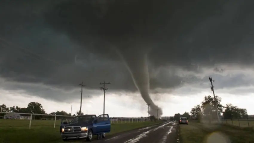 ABD'de ölümcül hortum: 7 kisi hayatini kaybetti!