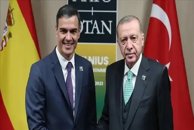 Erdogan bi Serokwezîrê Îspanyayê re axivî