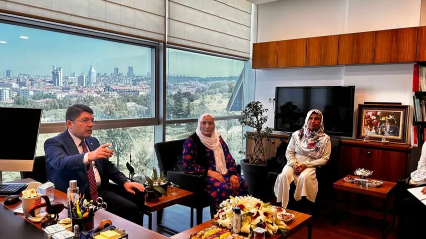 DEM Parti ve tutuklu yakinlari Adalet Bakani ile bir araya geldi