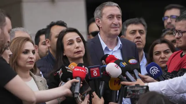 DEM Parti'den erken seçim çagrisi!