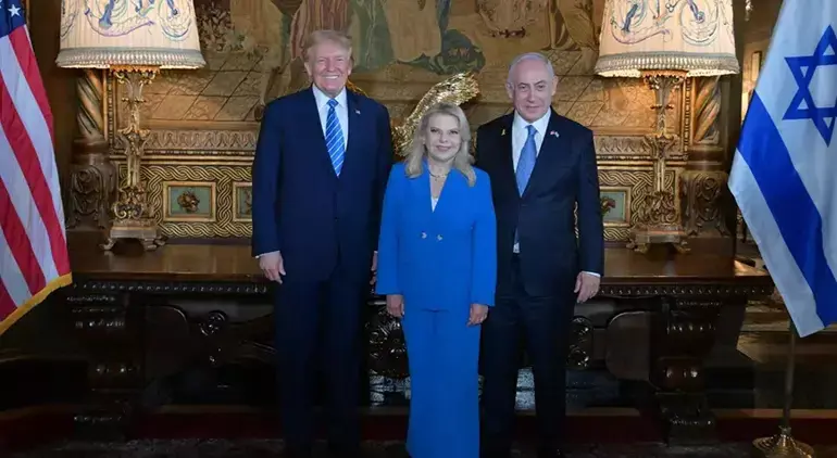 Trump, Benyamin Netenyahu û hanima wî Sara Netenyahu di mala xwe pêswazî kir