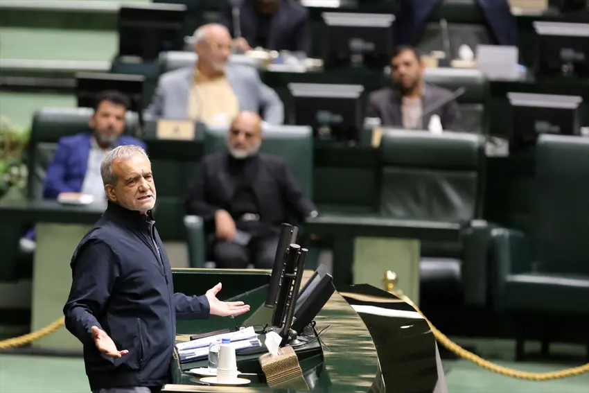 Îran | Kabîneya Pezeskiyan ji parlamentoyê bawerî stand