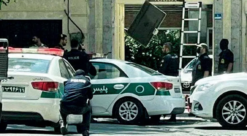 Tahran polisi Alman Goethe Enstitüsü'ne baskin düzenledi