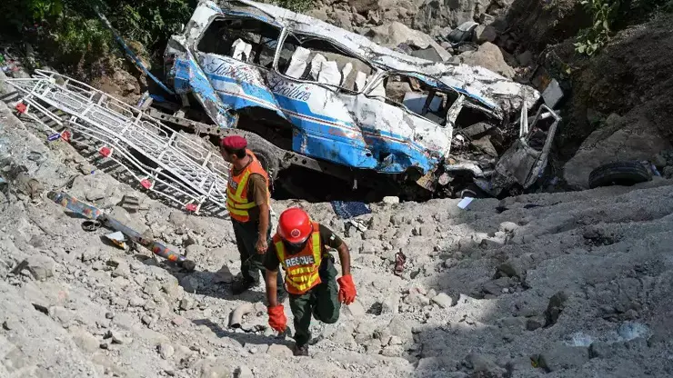 Li Pakistanê karesata otobusê: 29 mirî, 1 birîndar