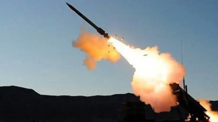 Husilerden Israil'e füze saldirisi!