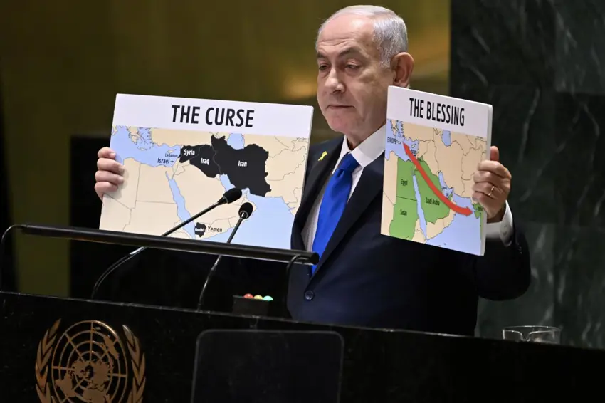 Netanyahu 'Lanet ve Nimet ekseni' adini verdigi iki harita gösterdi 