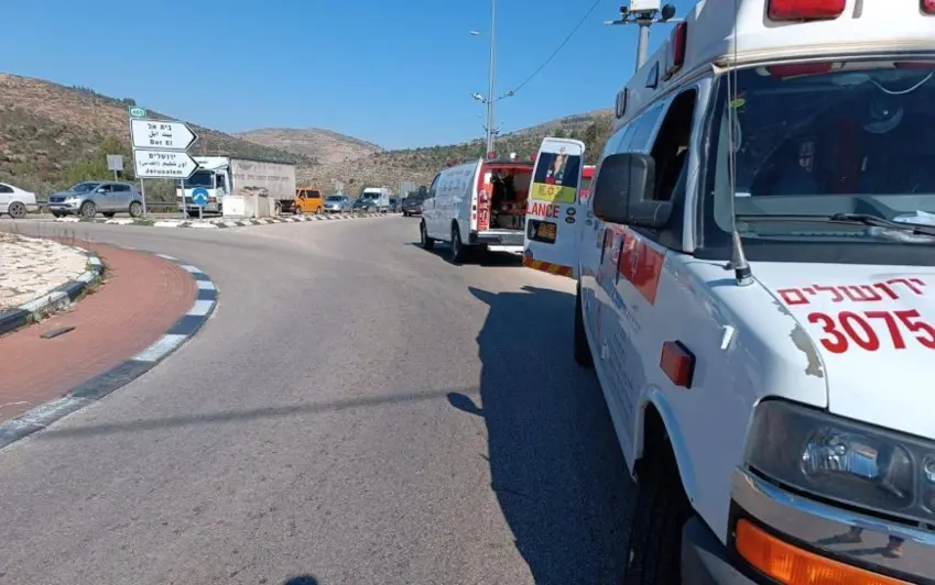 Ajokarekî Urdinî li deriyê sînor 3 îsraîlî kustin