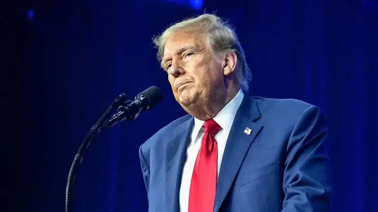 Trump biryarnameya eskerekirina kustina Kennedy îmze kir