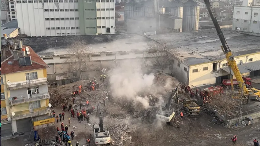Konya- Çöken binada arama çalismalari sonlandirildi