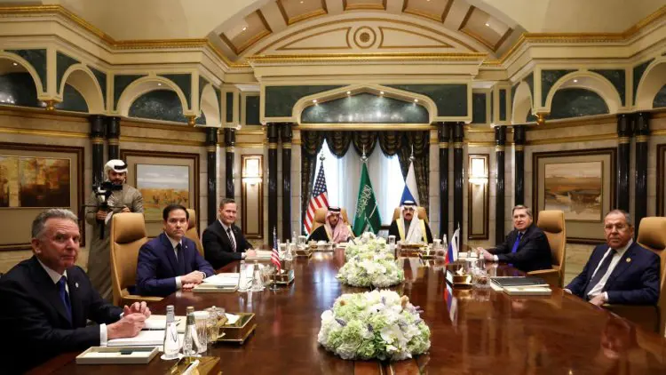 ABD ve Rus heyetleri Riyad'da toplandi