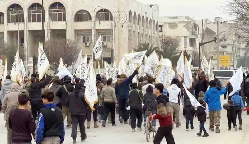 Sûriye | Li Idlibê xwepêsandana ‘Em Serîetê dixwazin’ hat lidarxistin