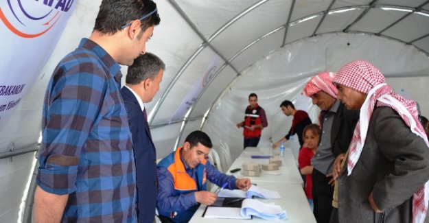 30 bin Suriyeli, Türkiye oy kullaniyor