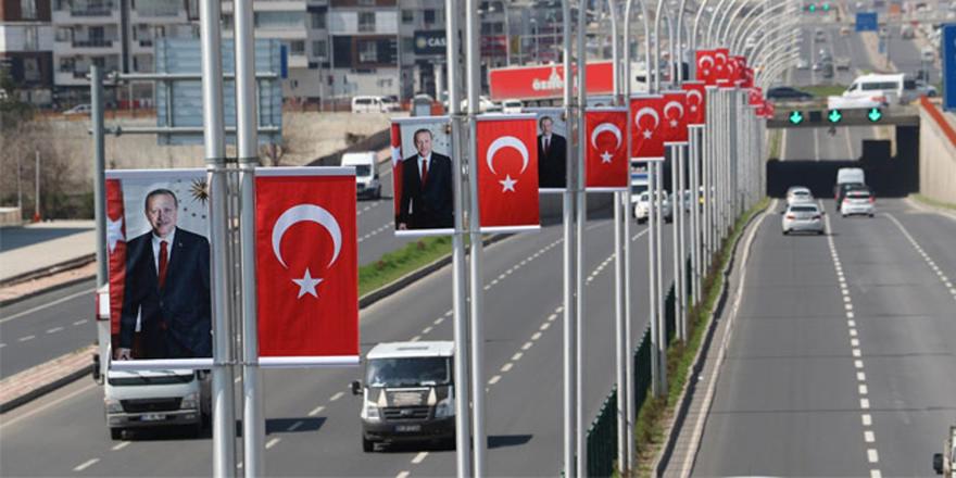 Saziya Hilbijartinê: Wêneyên Erdogan bêqanûnî ne!