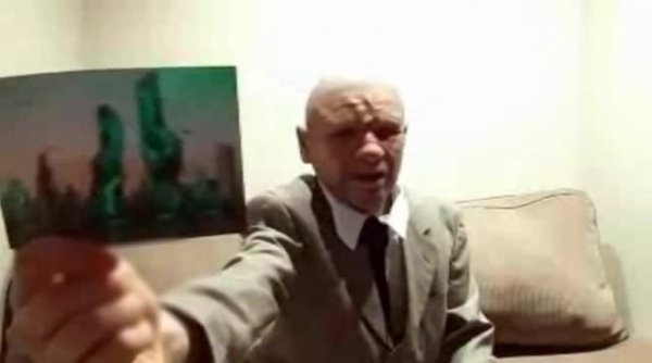 'Zaman yolcusu' 2118'den fotograf getirdigini iddia etti!