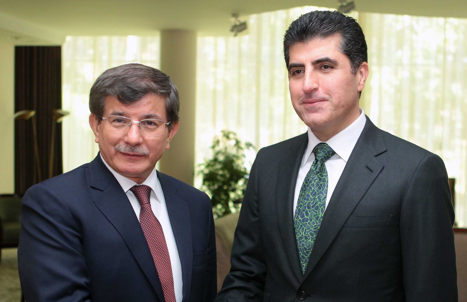Davutoglu serxwesî da Nêçîrvan Barzanî