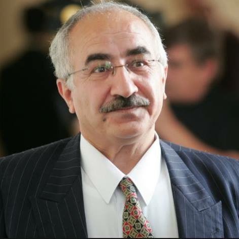 Uzunoglu: Ger em nebin yek, em ê herin yek bi yek.