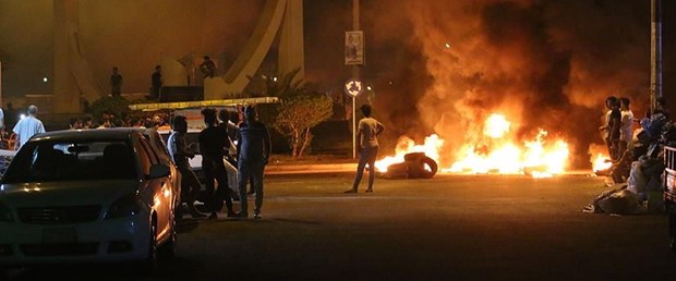 Xwepêsandêr ketin nava avahiya meclisa bajêr