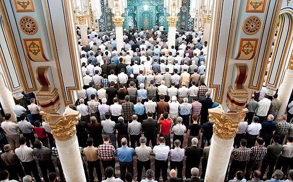 "Li Îranê qiymeta meleyan ya di civakê de kêm dibe"