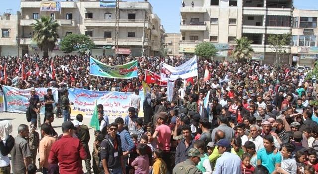 Xelkê Minbicê li dijî Tirkiyê rabû ser piyan