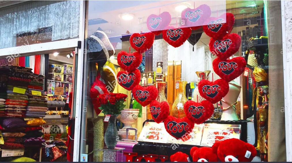 Pakistan’dan Sevgililer Günü öncesi 'yasak' hatirlatmasi