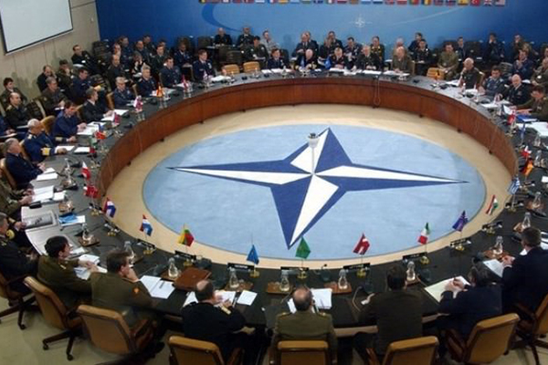 NATO: Dê kî DEASiyan mehkeme bike?