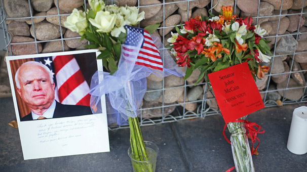 McCain: Bila Trump nê cenazeyê min