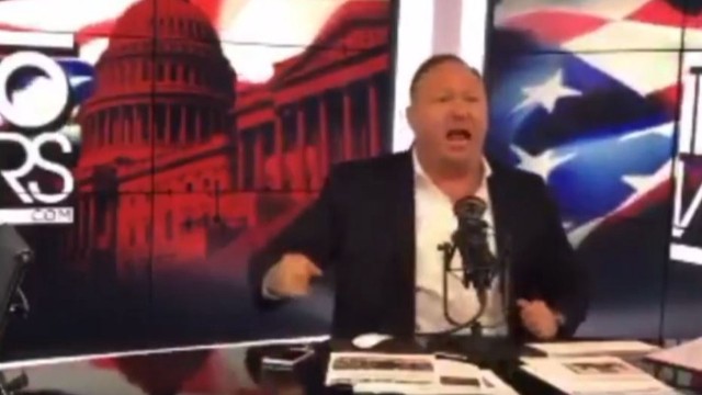 ABD'li gazeteci Trump'a küfür yagdirdi!