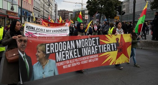 Li dijî Erdogan bi hezaran kes derketin nav kolanên Almanyayê