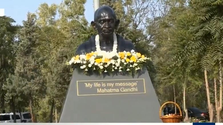 Peykerê Gandî bi merasîmekê li Hewlêrê hat danîn