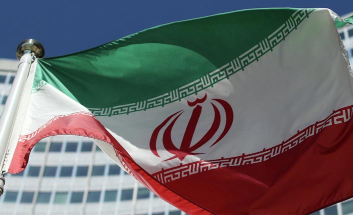 Îran ji rêkeftina atomî vekisiya