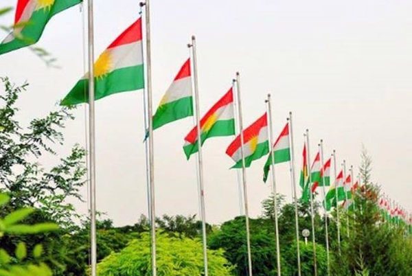 Aliyên siyasî serok û logoya Hevpeymanîya Kurdistanî destnîsan dikin