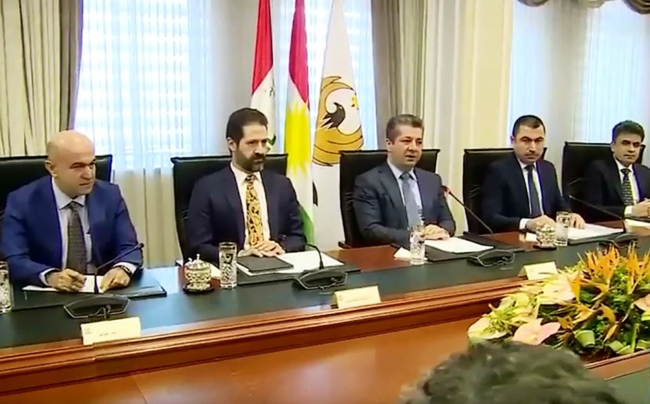 Mesrur Barzanî bi sanda ji Bexdayê hatibû re civiyan