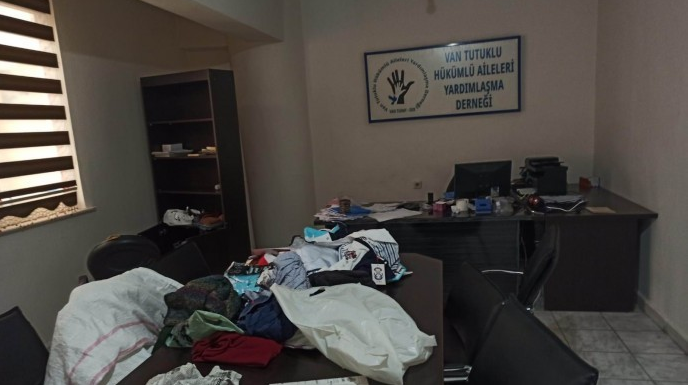 Polîsan bi ser TUHAY-DERa Wanê de girtin, gelek kes desteserkirin