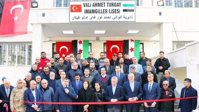 Navê walîyê tirk li dibistaneke Cerablûsê kirin