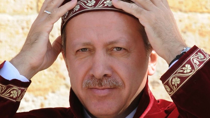 El Ereb: Medya tirk a zimanê erebî Erdogan wekî ‘Siltanê Umeta Îslamê’ nîsan dide