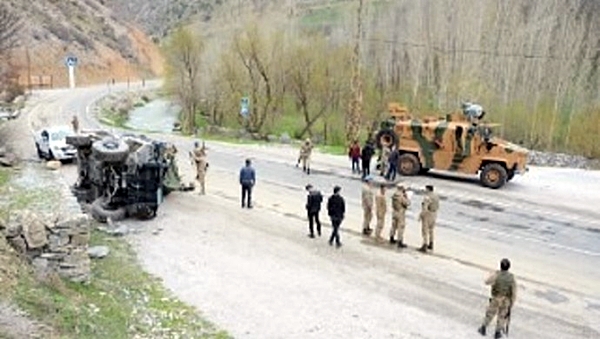 Li Wanê wesayîta leskeran qeza kir: 6 lesker birîndar bûn