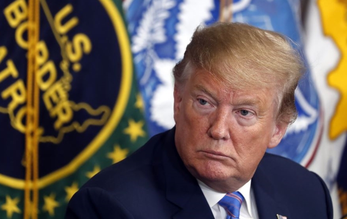 Trump ji bo xwe ji koronayê biparêze dermanan bi kar tîne