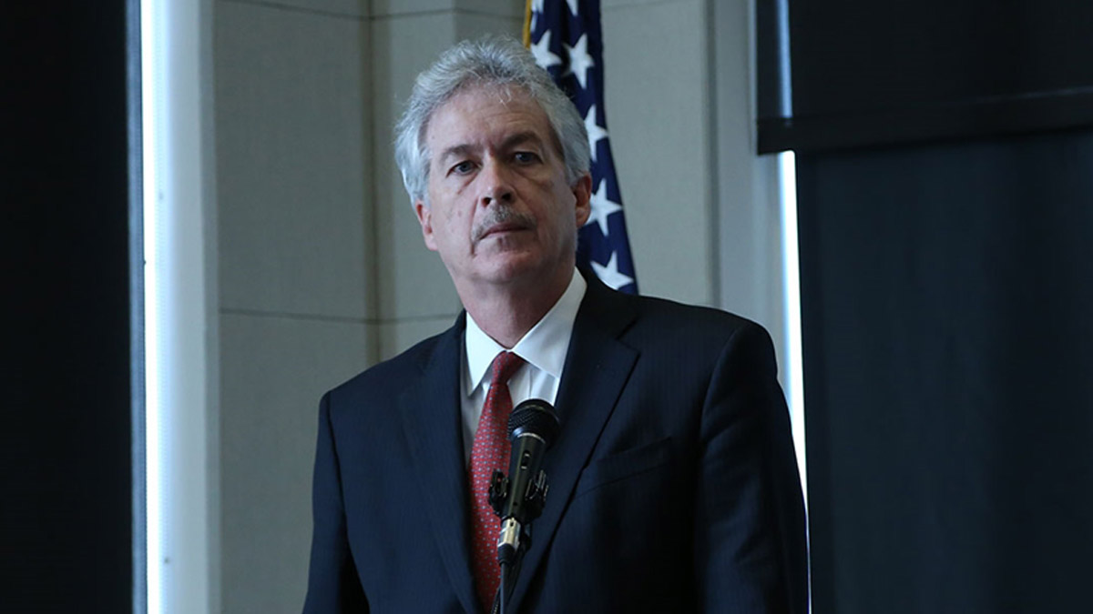 Burns: Çin ‘dijminekî otorîter' e û divê Rûsya jî bê sopandin