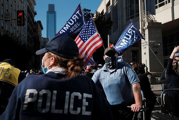 Terefdarên Trump û Biden hatin hemberê hev