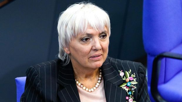 Roth: “Erdogan sînorê terbiyê û rêzgirtinê derbas dike”